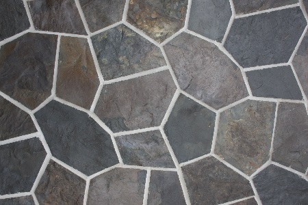 Prírodná štiepaná bridlica Nera Grigio hr. 1-3 cm, tzv. puzzle