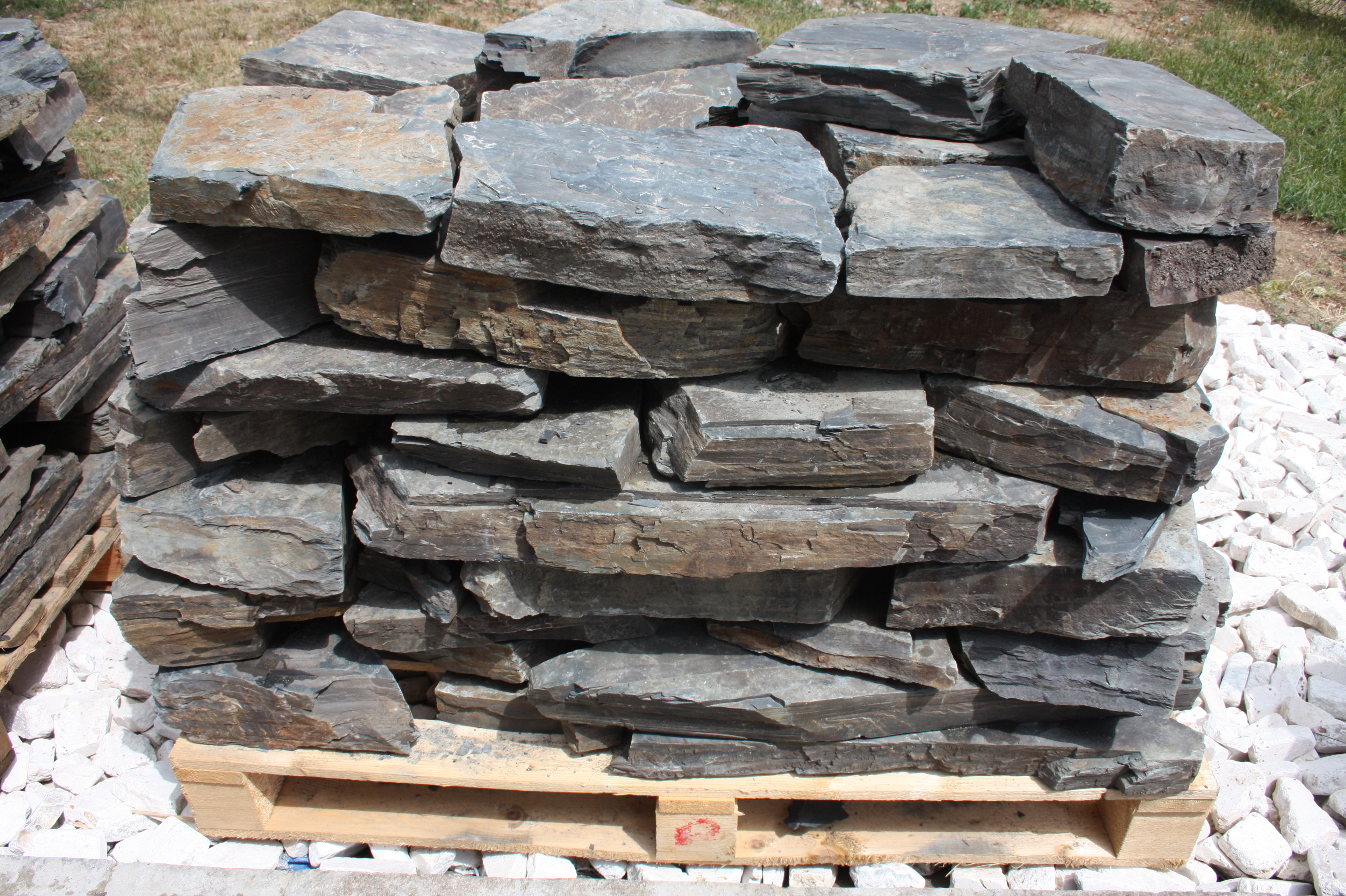 Natur-Spaltschiefer Nera Grigio - Trockenmauer, Stärke 5-15 cm (Mauerwerk, unregelmäßige Formen)