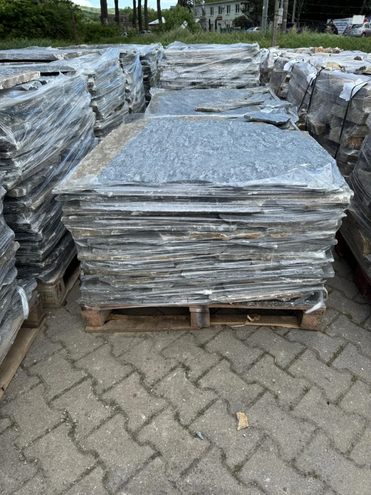 Prírodný štiepaný kvarcit Black MAXI, hr. 1-3 cm