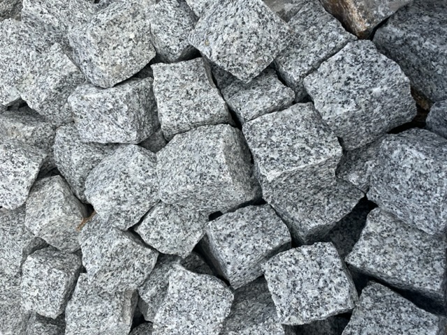Granit-Pflastersteine 7/9 - grau (aus 1 Tonne = 6,5 m²)